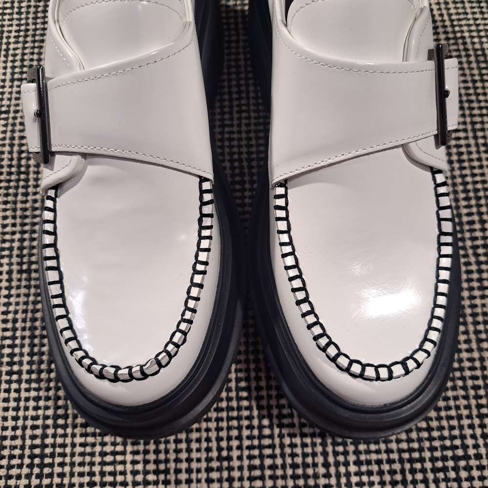 G.H. BASS EST.1876 White and Black Women's  Loafers Size 7.5 - Picture 6 of 9